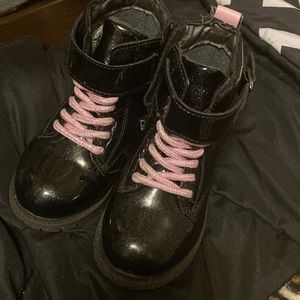 Carter toddler size 8 boots